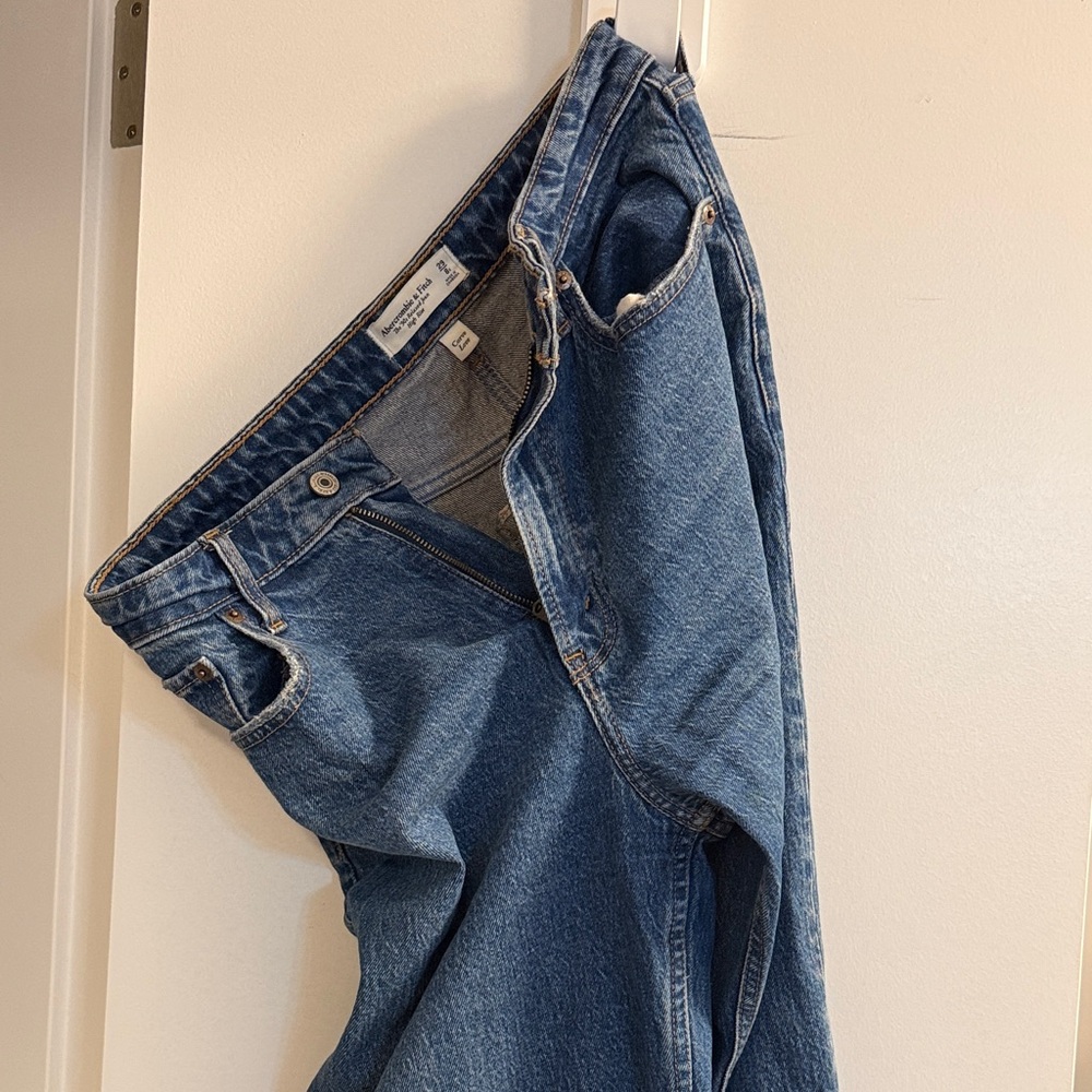 Abercrombie Blue Curve Love 90s Relaxed High Rise Jeans Distressed Hem